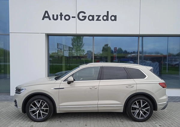 Volkswagen Touareg cena 289000 przebieg: 104890, rok produkcji 2021 z Wyszogród małe 631